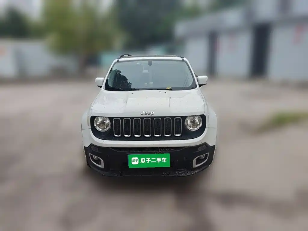Jeep Renegade — фото 2