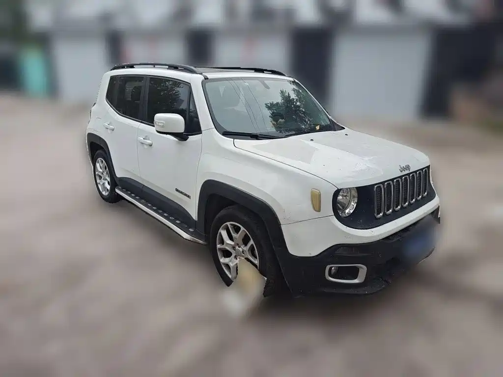 Jeep Renegade — фото 3