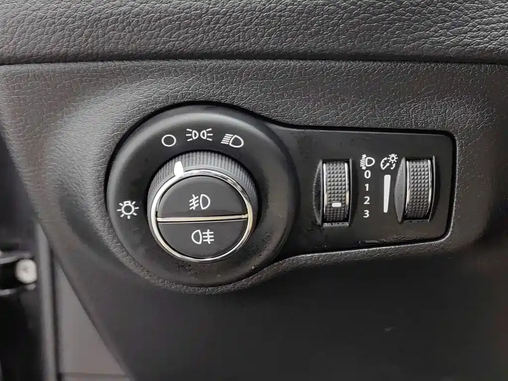 Jeep Compass — фото 21