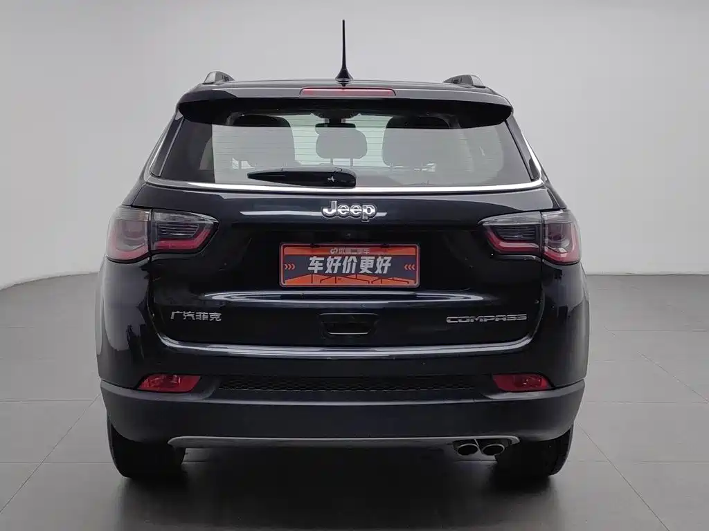 Jeep Compass — фото 4
