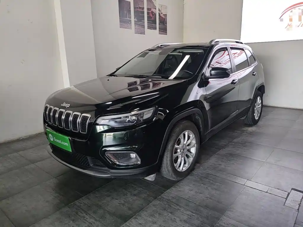 Jeep Cherokee — фото 2