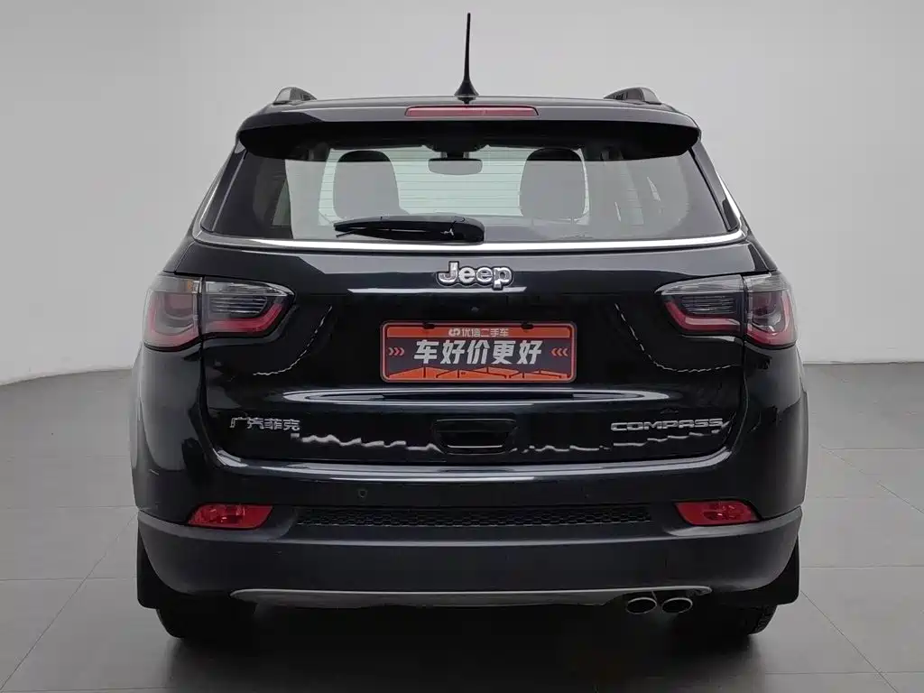 Jeep Compass — фото 4