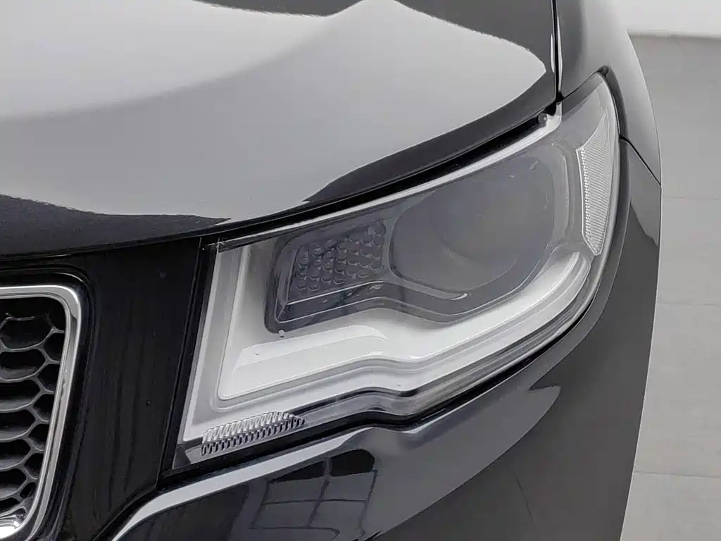Jeep Compass — фото 7