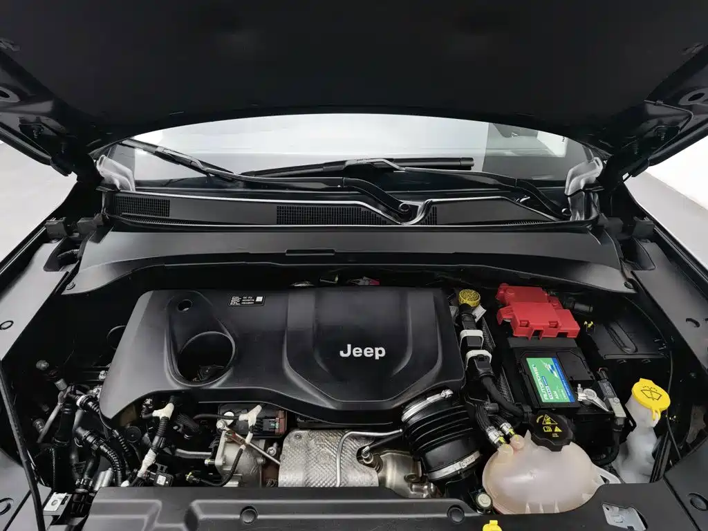 Jeep Compass — фото 6