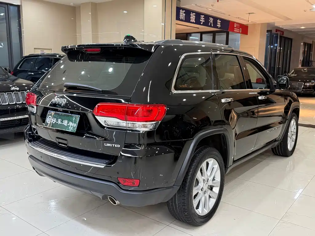 Jeep Grand Cherokee (Import) — фото 18