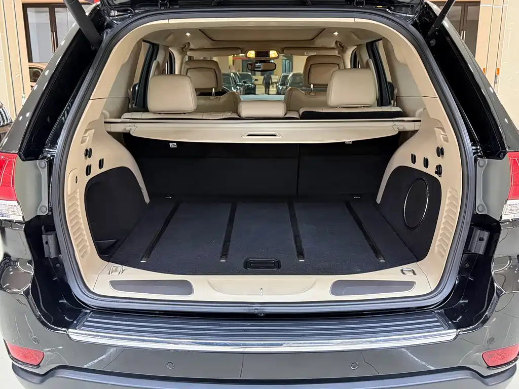 Jeep Grand Cherokee (Import) — фото 19
