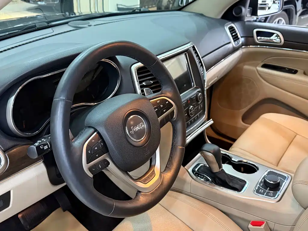 Jeep Grand Cherokee (Import) — фото 6