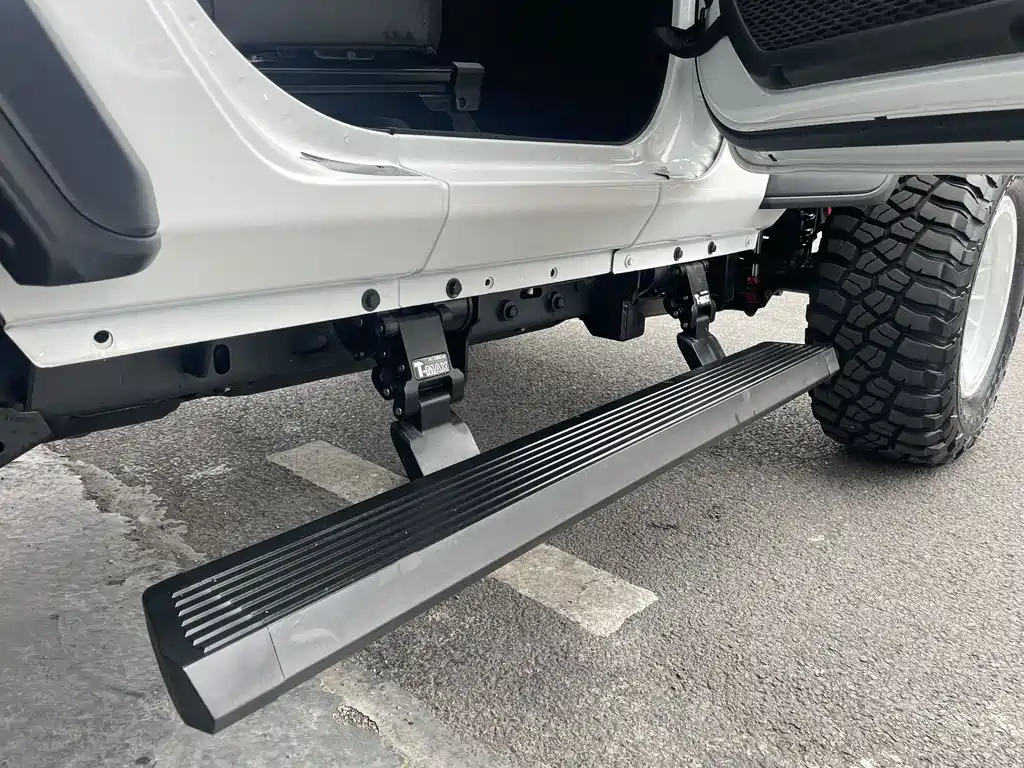 Jeep Wrangler — фото 12