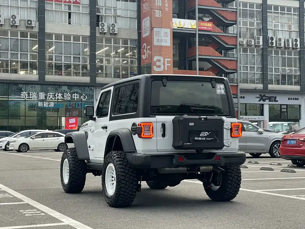 Jeep Wrangler — фото 4