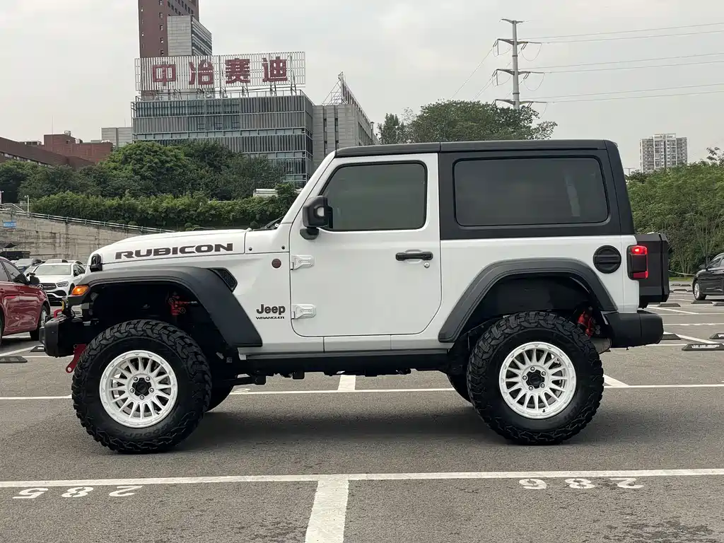 Jeep Wrangler — фото 10
