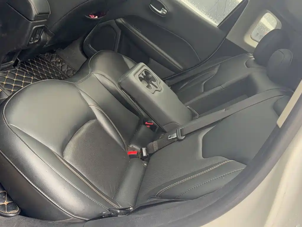 Jeep Compass — фото 13
