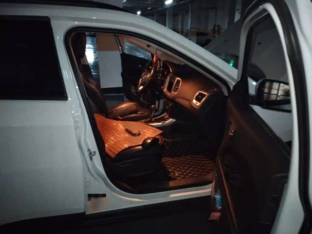 Jeep Compass — фото 19
