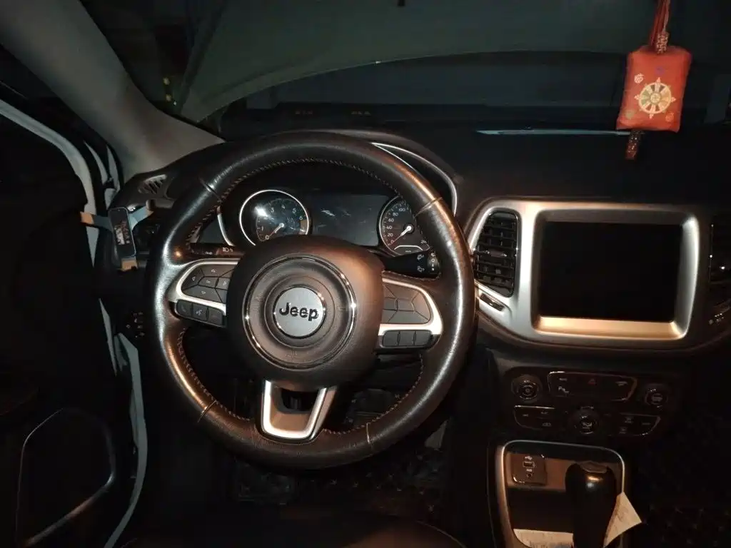Jeep Compass — фото 3