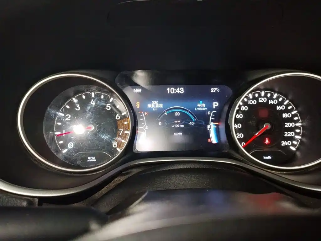 Jeep Compass — фото 4