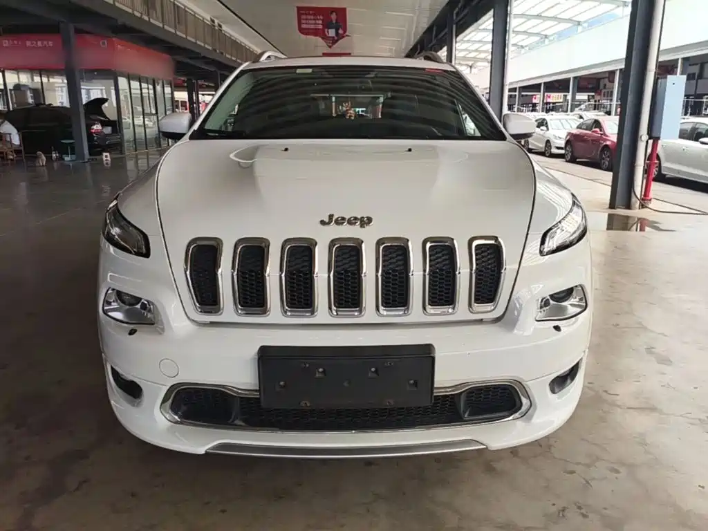Jeep Cherokee — фото 3