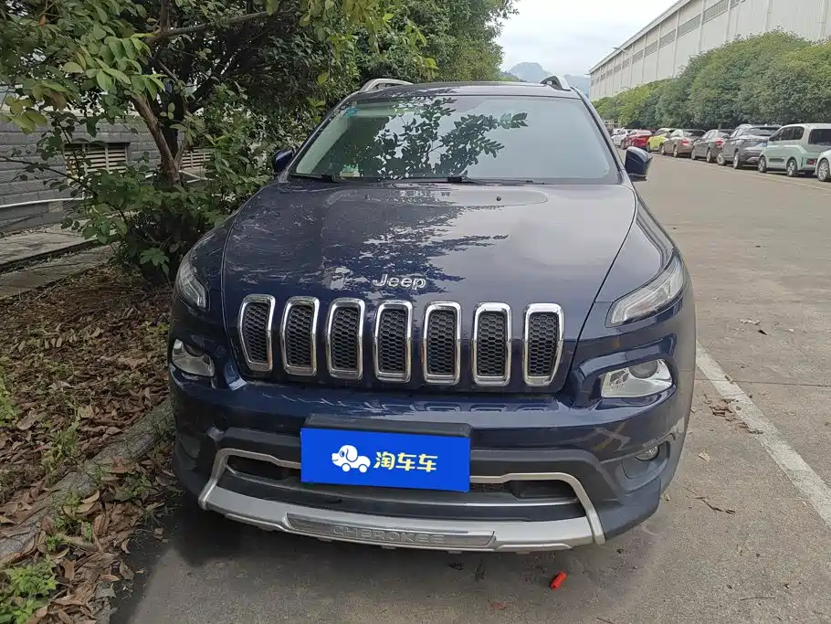 Jeep Cherokee — фото 2