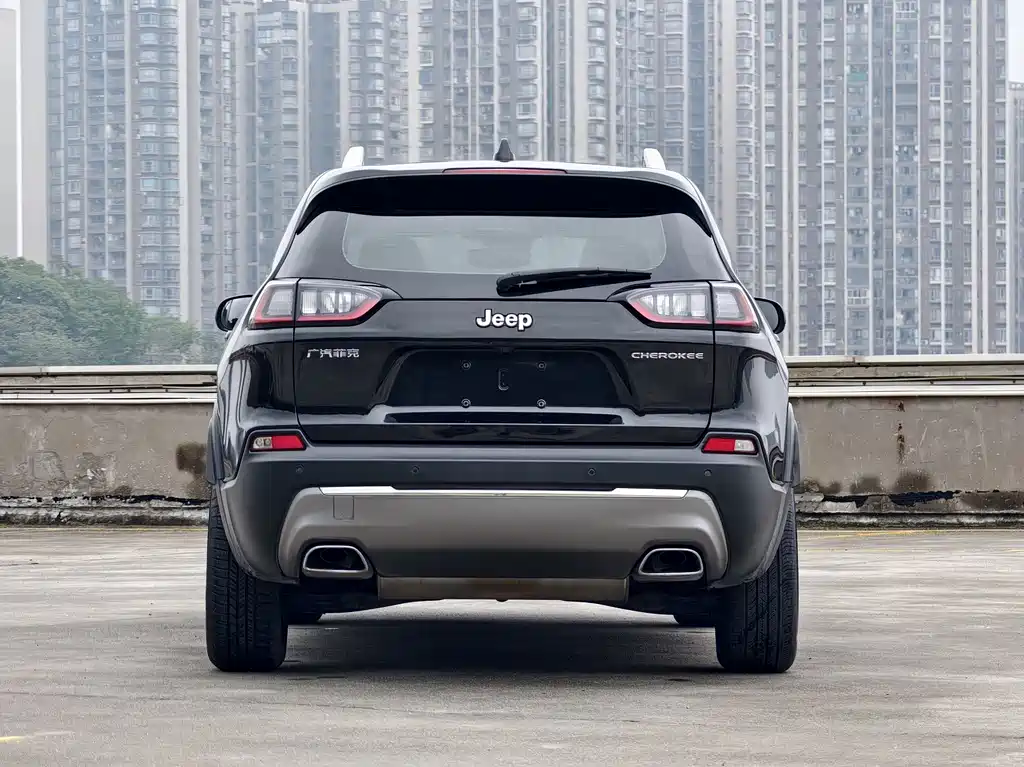 Jeep Cherokee — фото 17