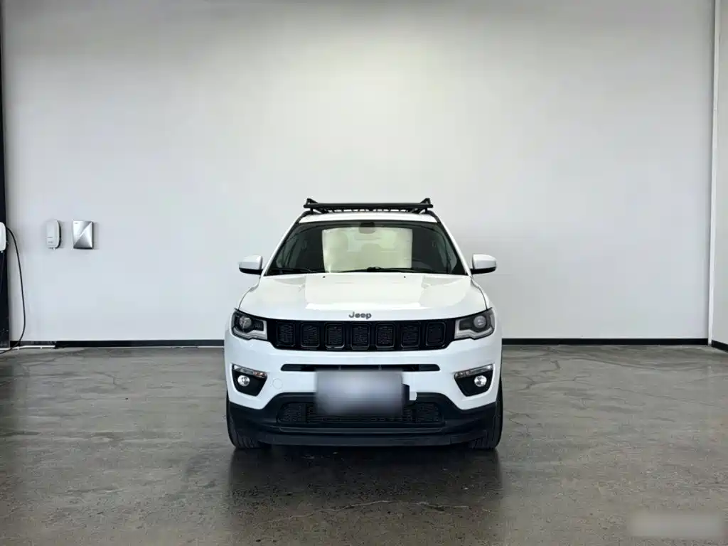 Jeep Compass — фото 3