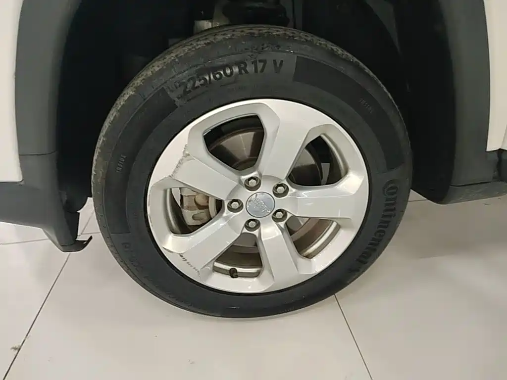 Jeep Compass — фото 25