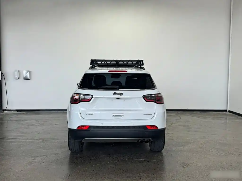Jeep Compass — фото 4