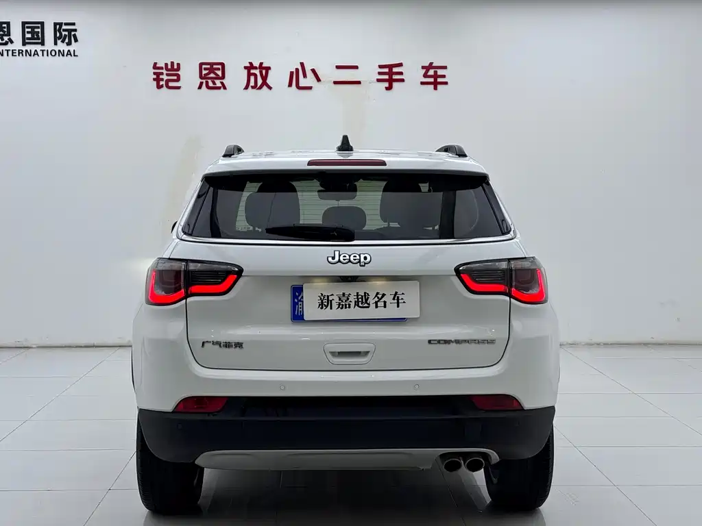 Jeep Compass — фото 14
