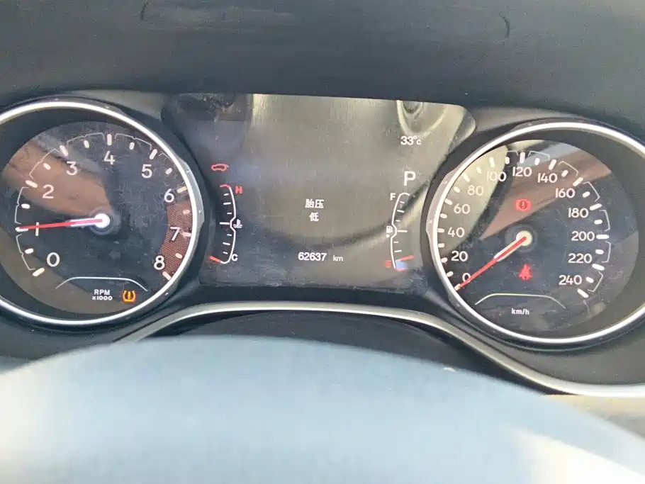 Jeep Compass — фото 14