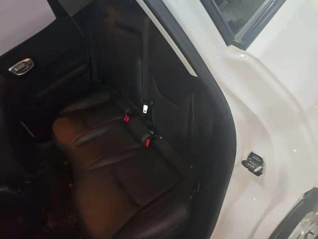 Jeep Compass — фото 17