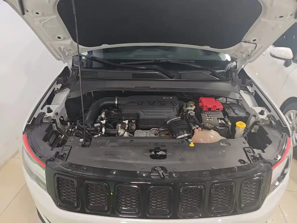 Jeep Compass — фото 20