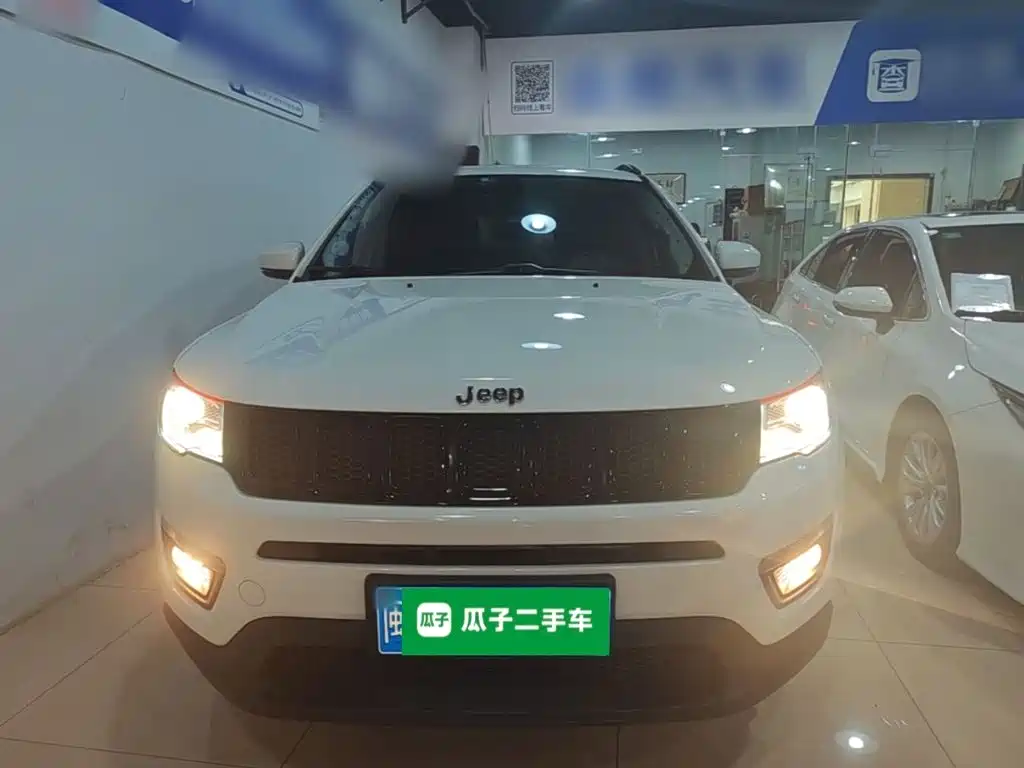 Jeep Compass — фото 3