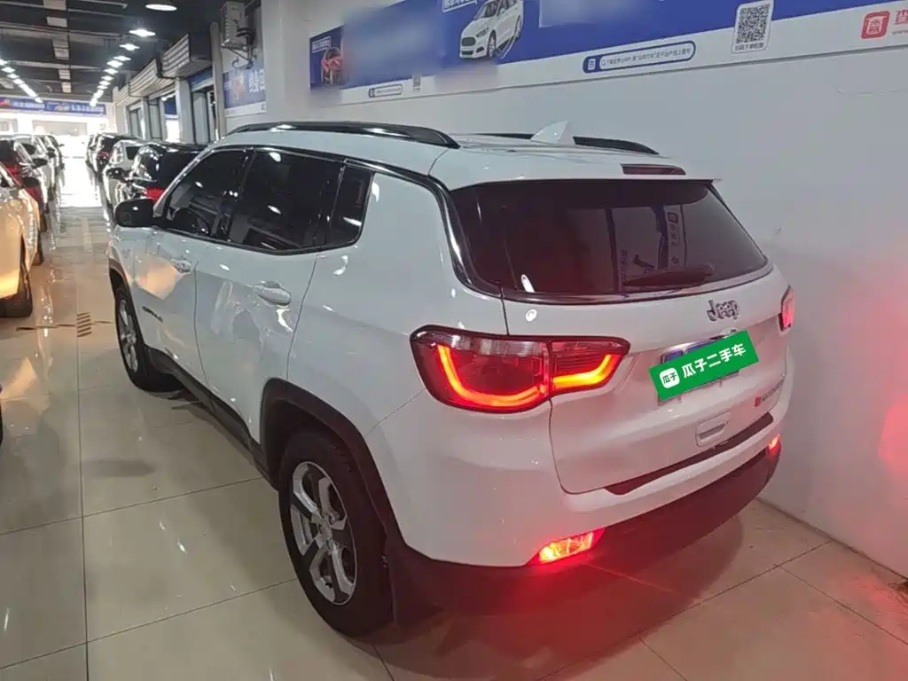 Jeep Compass — фото 5