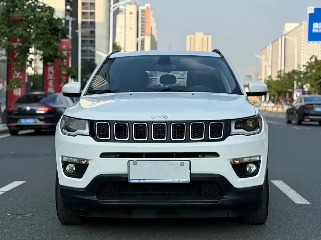 Jeep Compass — фото 2