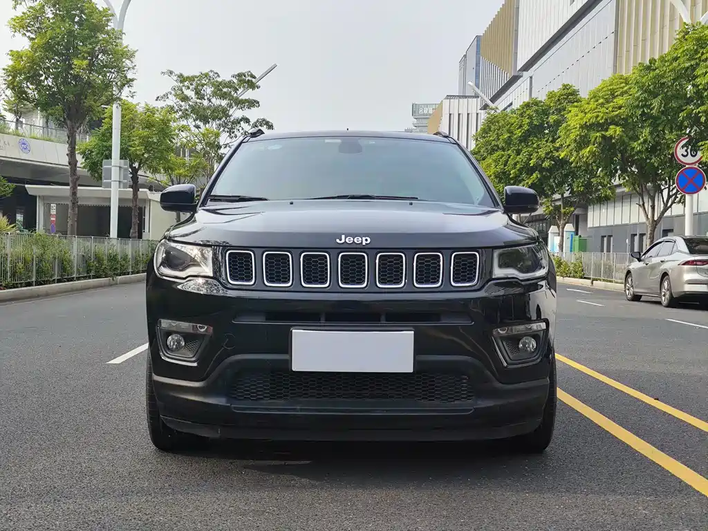 Jeep Compass — фото 2