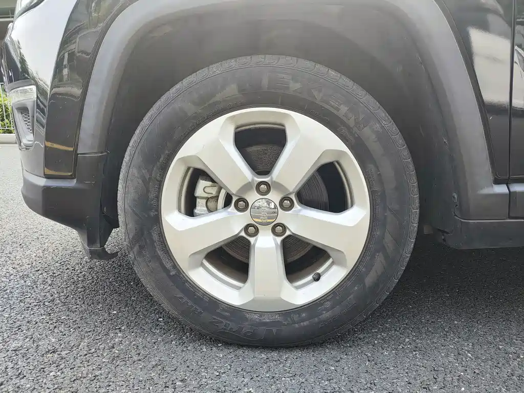 Jeep Compass — фото 17