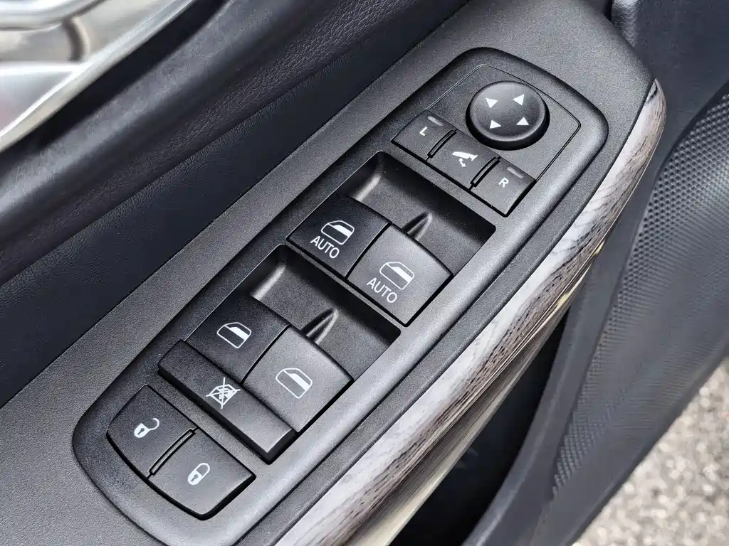 Jeep Cherokee — фото 20