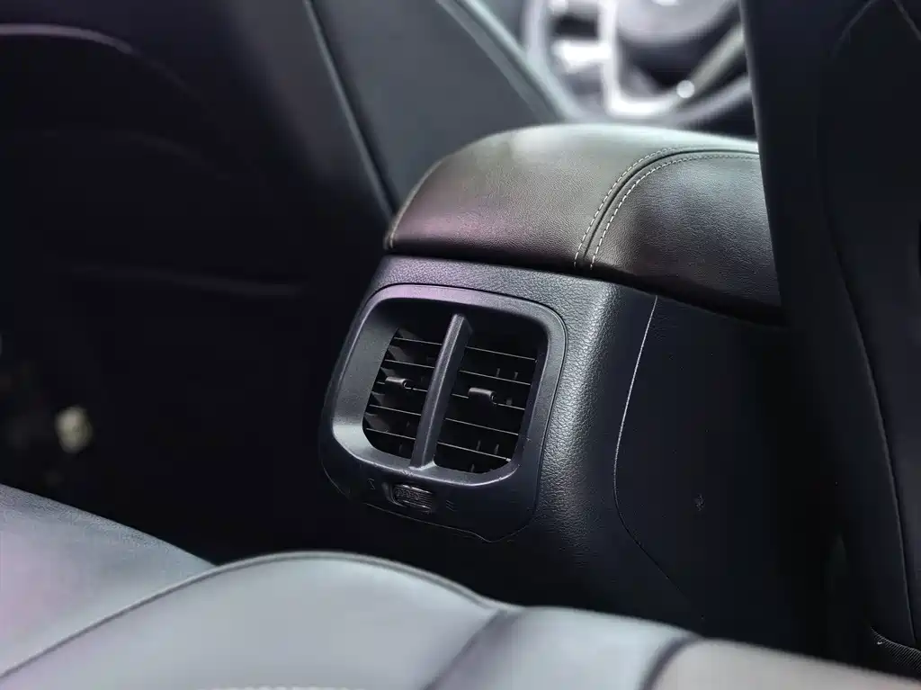 Jeep Cherokee — фото 26