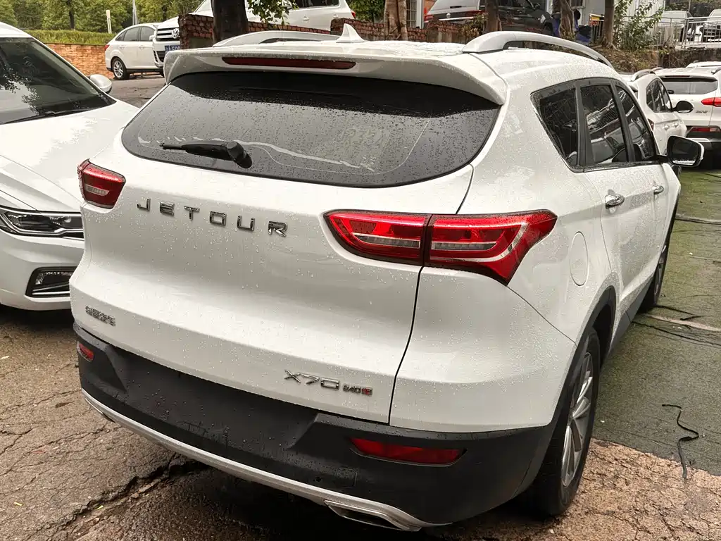 Jetour X70 — фото 10