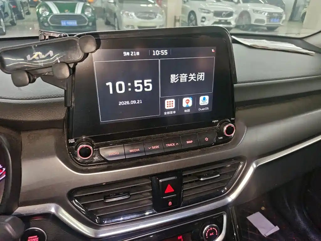 Kia Sportage — фото 13