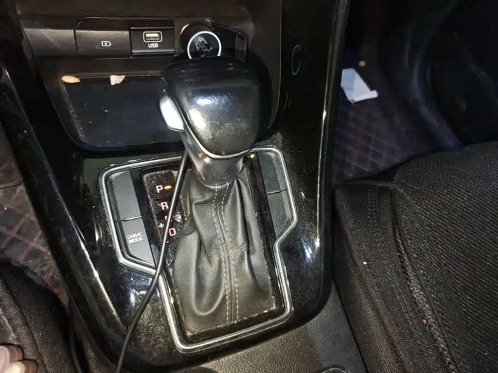 Kia Sportage — фото 14