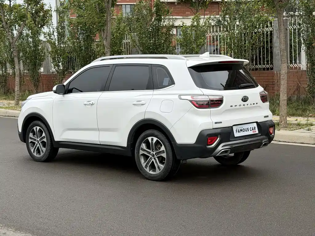 Kia Sportage — фото 6