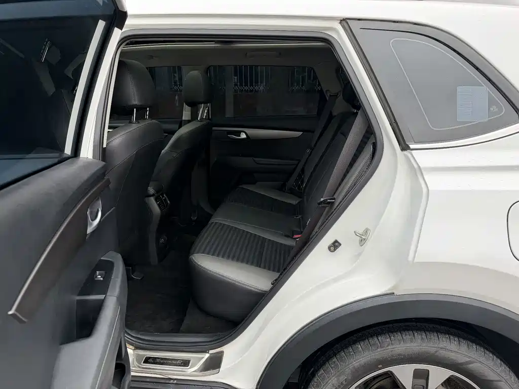Kia Sportage — фото 10