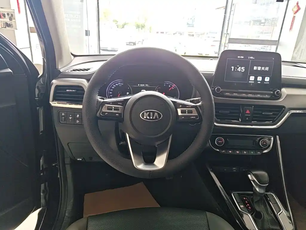 Kia Sportage — фото 11