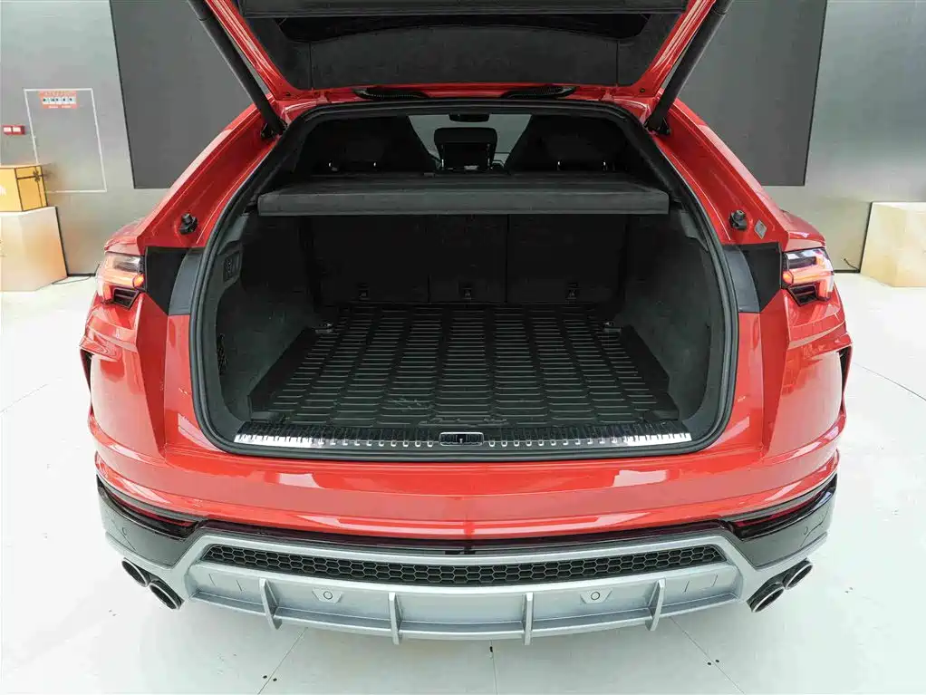 Lamborghini Urus — фото 30