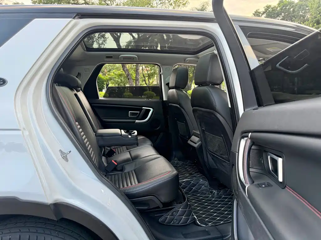 Land Rover Discovery Sport — фото 18