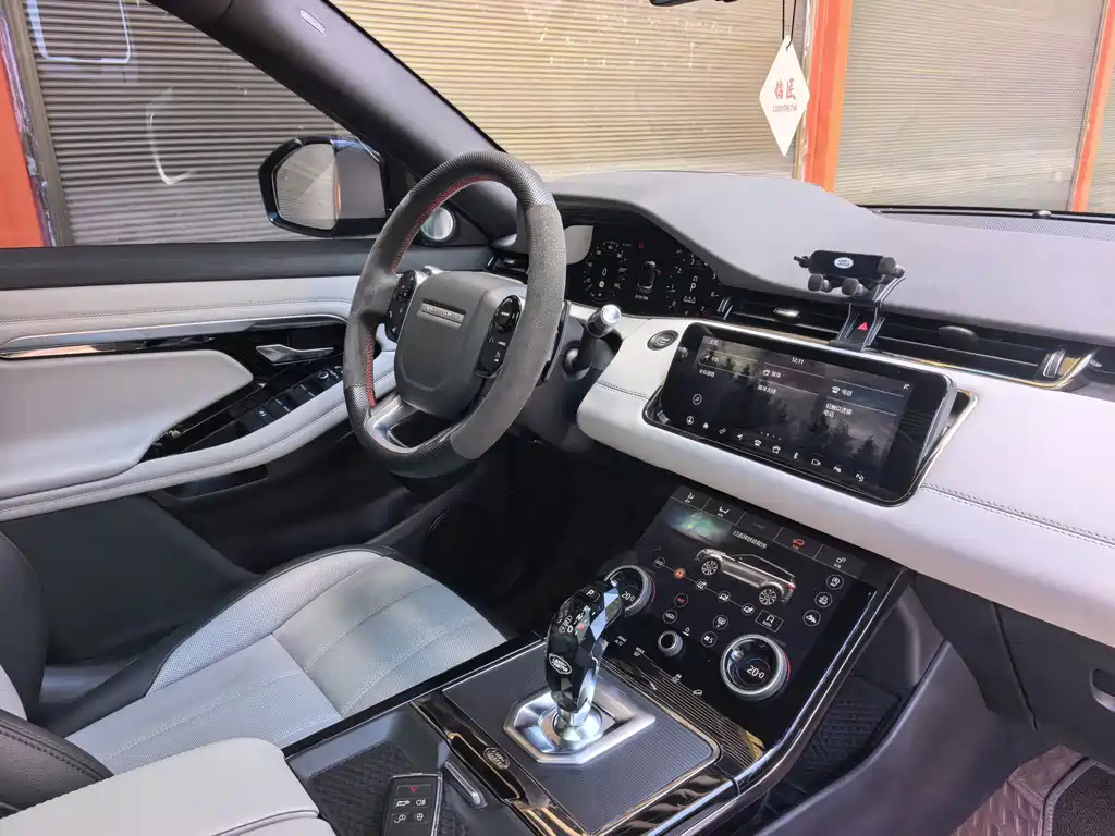 Land Rover Evoque — фото 13