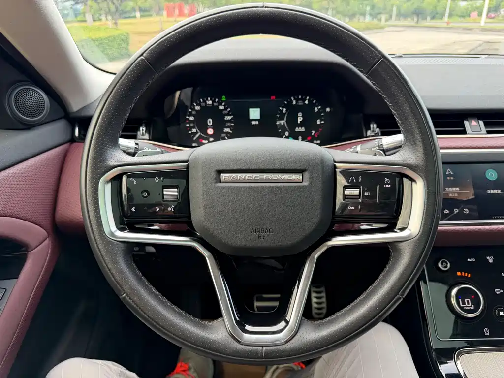 Land Rover Evoque — фото 15