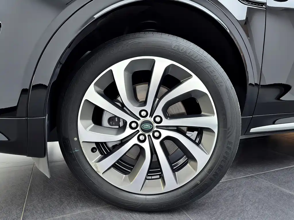 Land Rover Discovery Sport — фото 10