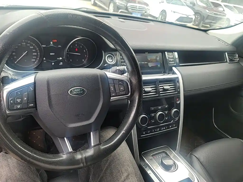 Land Rover Discovery Sport — фото 10