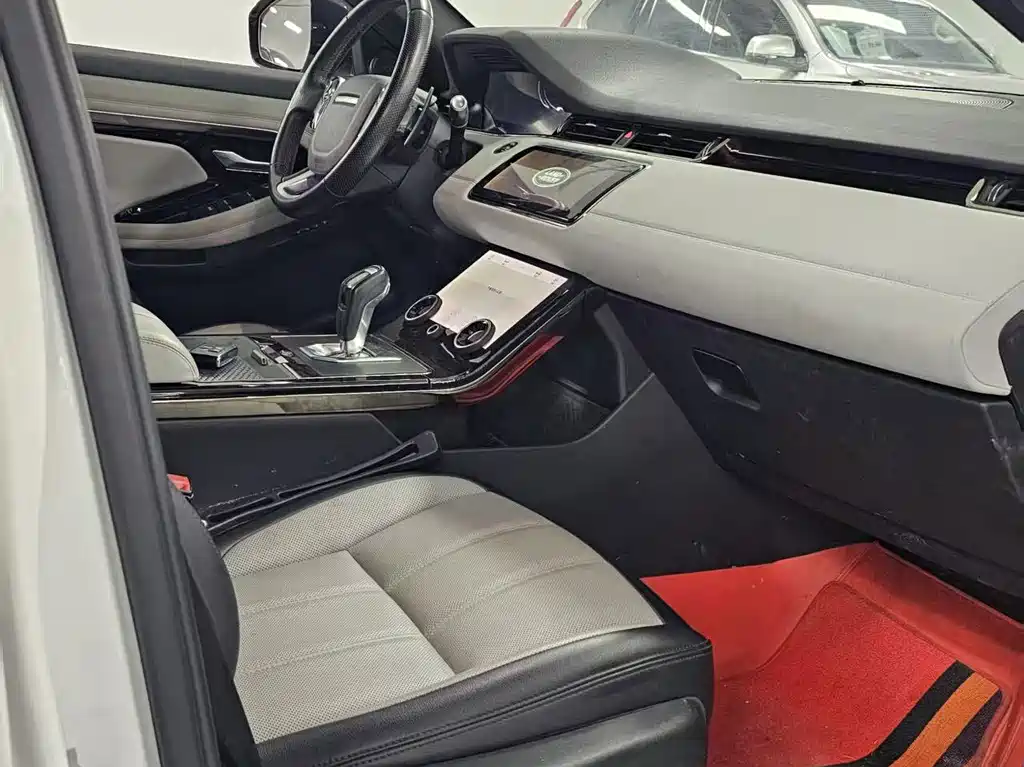 Land Rover Evoque — фото 11