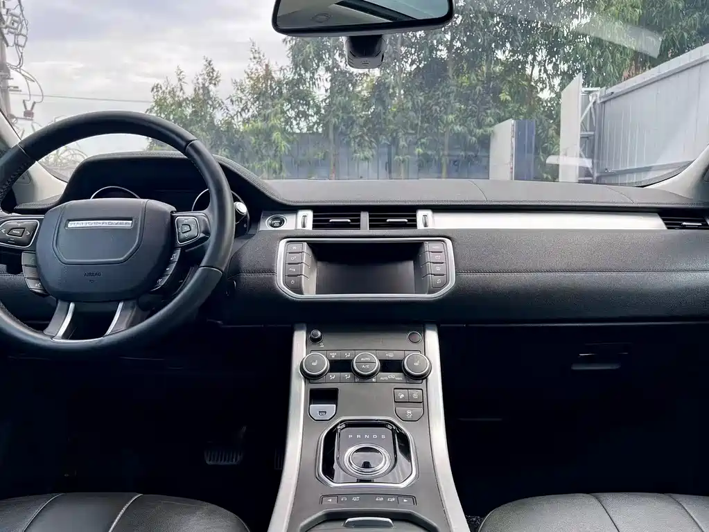 Land Rover Evoque — фото 11