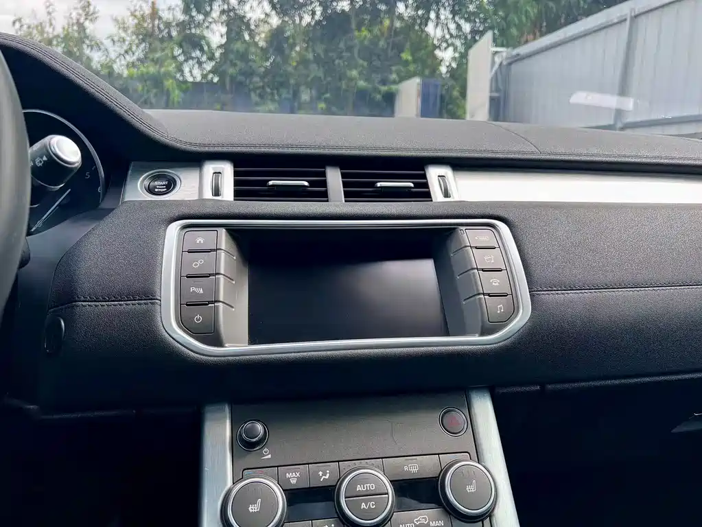 Land Rover Evoque — фото 13